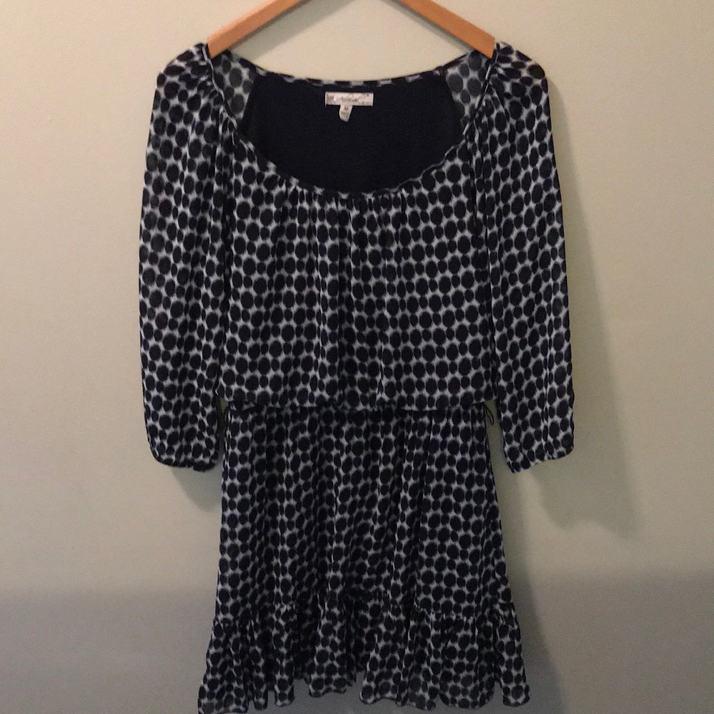 Acclaimed ruffle bottom 3/4 sleeve dress